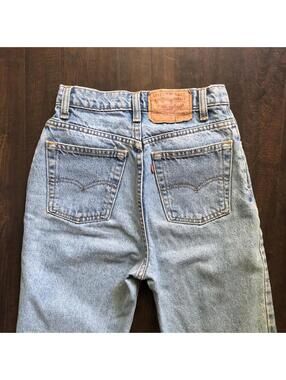 Vintage Levi 512 High Waisted Tapered Leg Light Wash Mom Jean 25 5